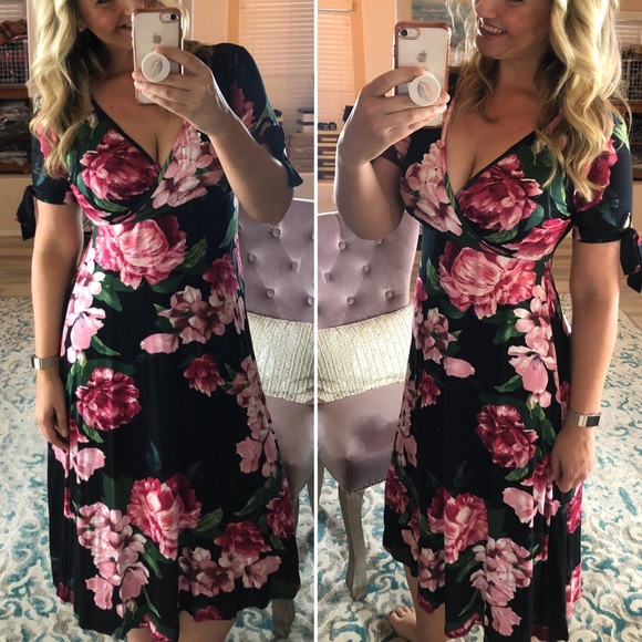 ❗️Last 1! SMALL Black Floral Midi Dress - Picture 2 of 3